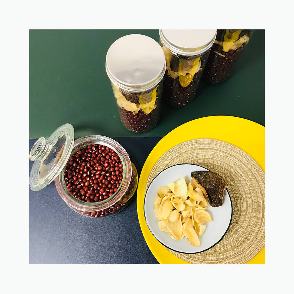 
                  
                    Sweetened Red Bean Paste with Dried Tangerine Peel, Lily Bulbs and Lotus seeds
                  
                